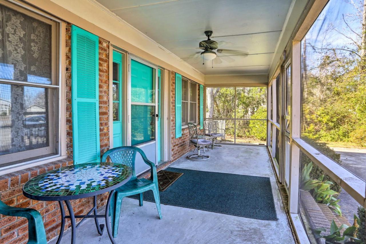 Lake Waccamaw Home With Fenced Yard And Shared Pier! Exterior photo